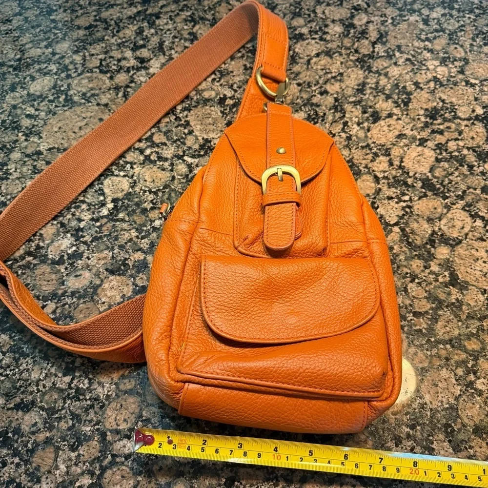 Amerileather Grylls Petite Sling Purse - Picture 10 of 12